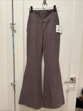 High-Waist Flared Yoga Pants in Umber Heather